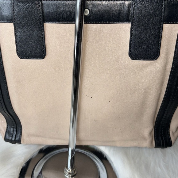 CHLOE TOTE AUTHENTIC - Picture 2 of 16